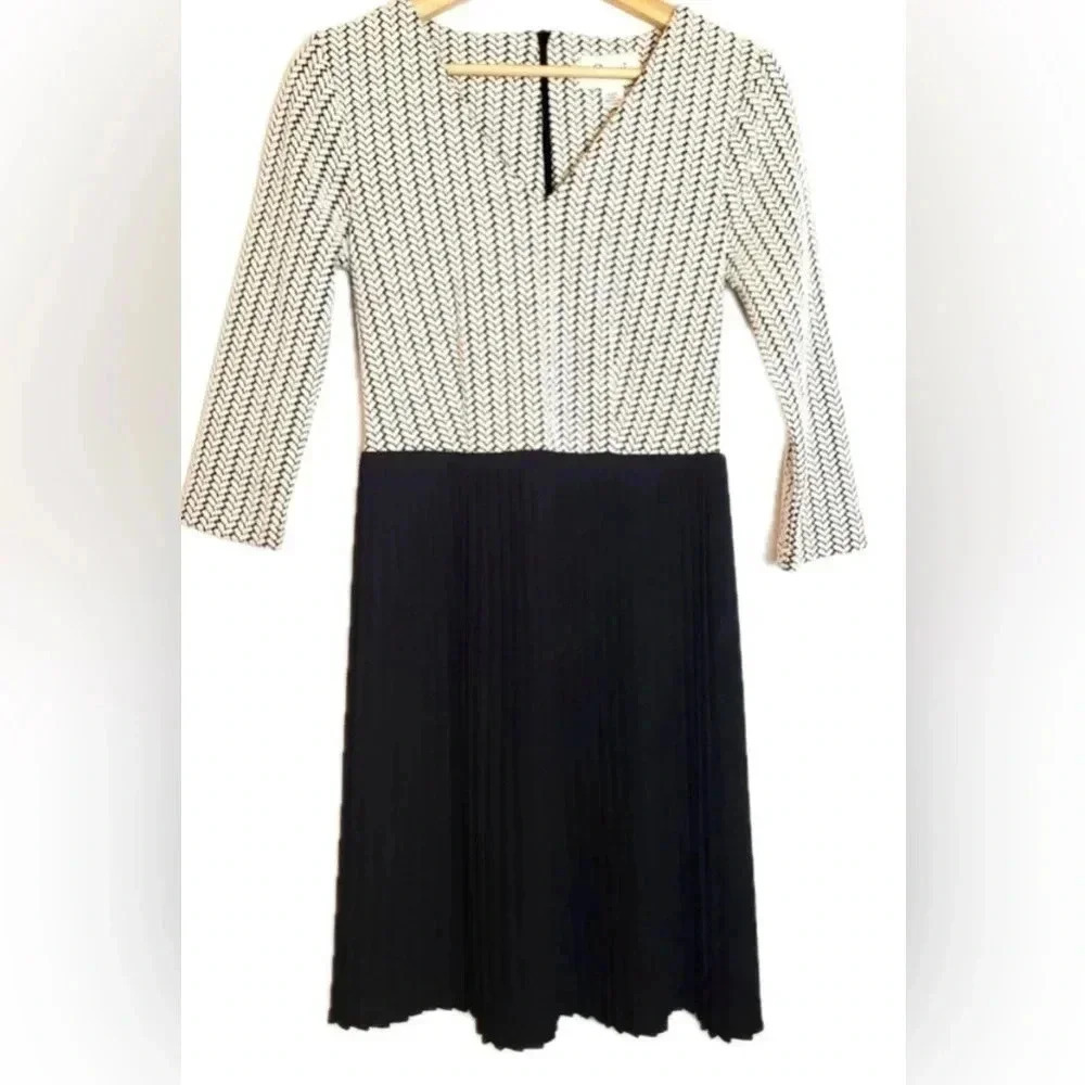 Anthropologie Ganni Black White Jacquard Jersey
Pleated Dress medium